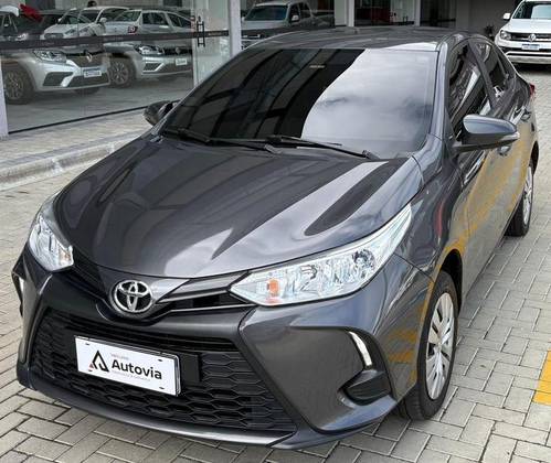 TOYOTA YARIS 1.3 16V FLEX XL LIVE MULTIDRIVE TOYOTA YARIS 1.3 16V FLEX XL LIVE MULTIDRIVE